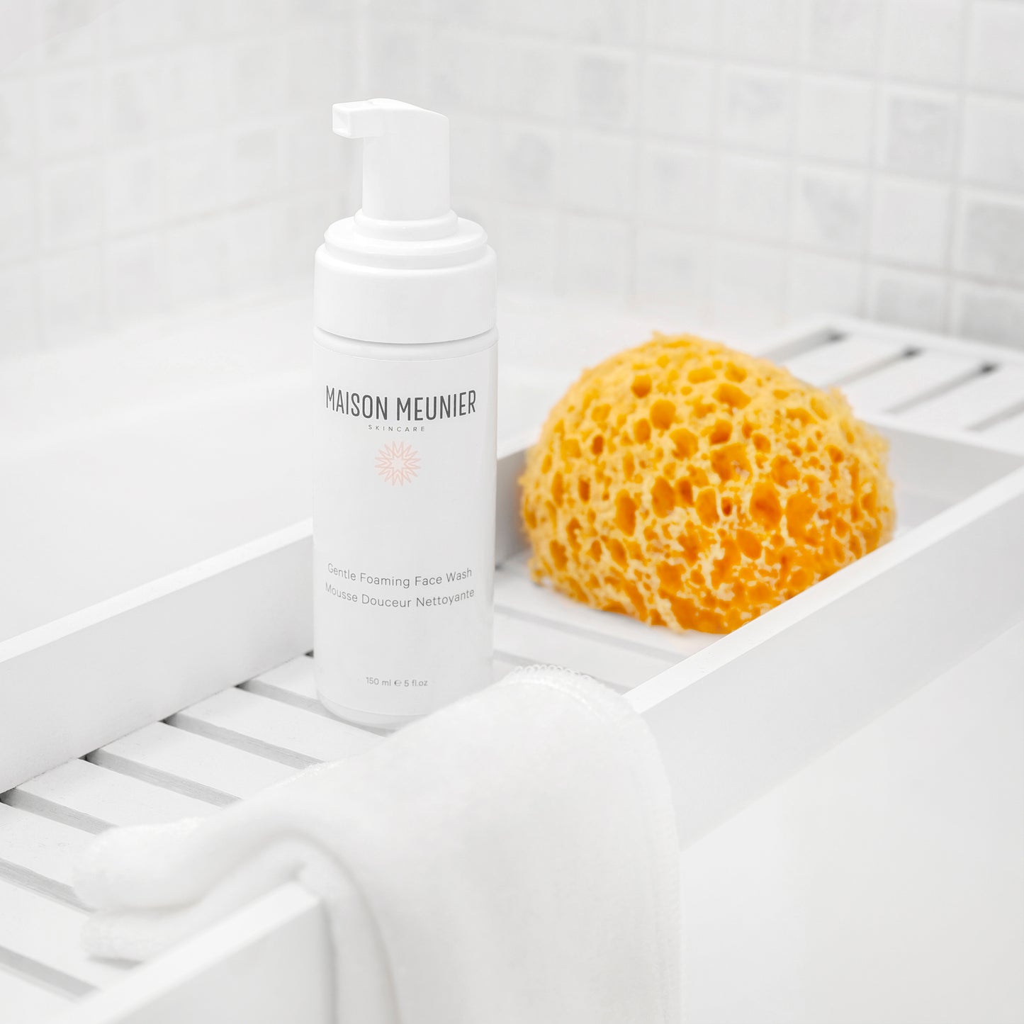 GENTLE FOAMING FACE WASH - Frangipani & French Honeysuckle